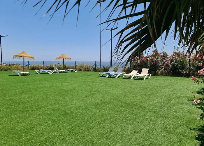 Seaside Serenity - Stylish Apartment With Spectacular Views
