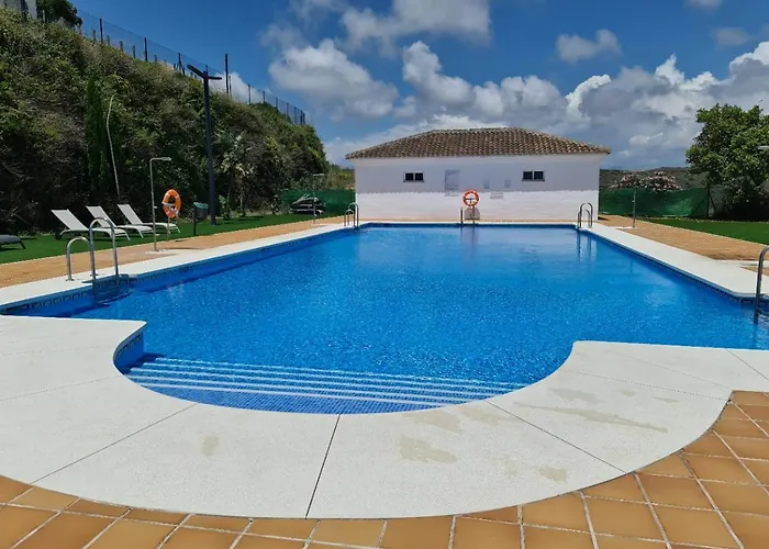 Seaside Serenity - Stylish Apartment With Spectacular Views