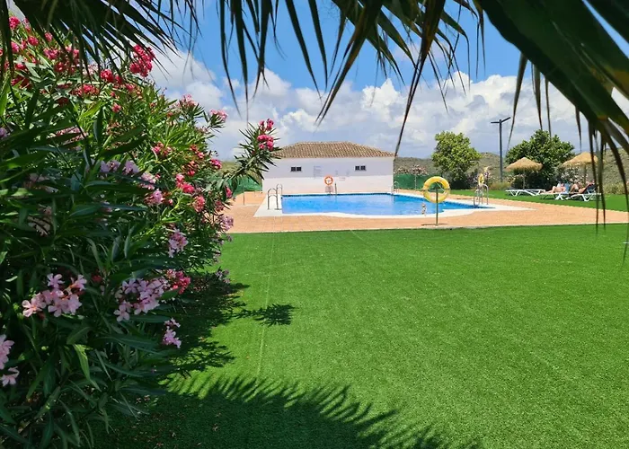 Seaside Serenity - Stylish Apartment With Spectacular Views