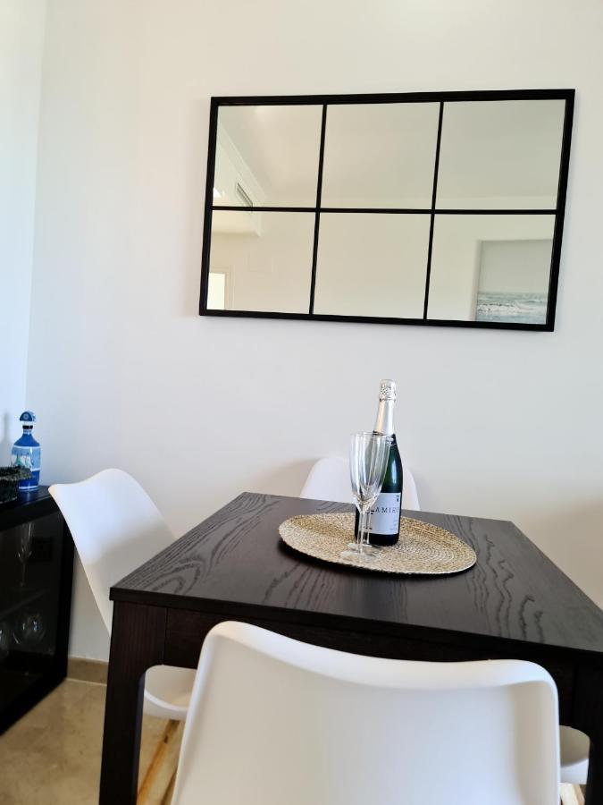 Seaside Serenity - Stylish With Spectacular Views Apartment *