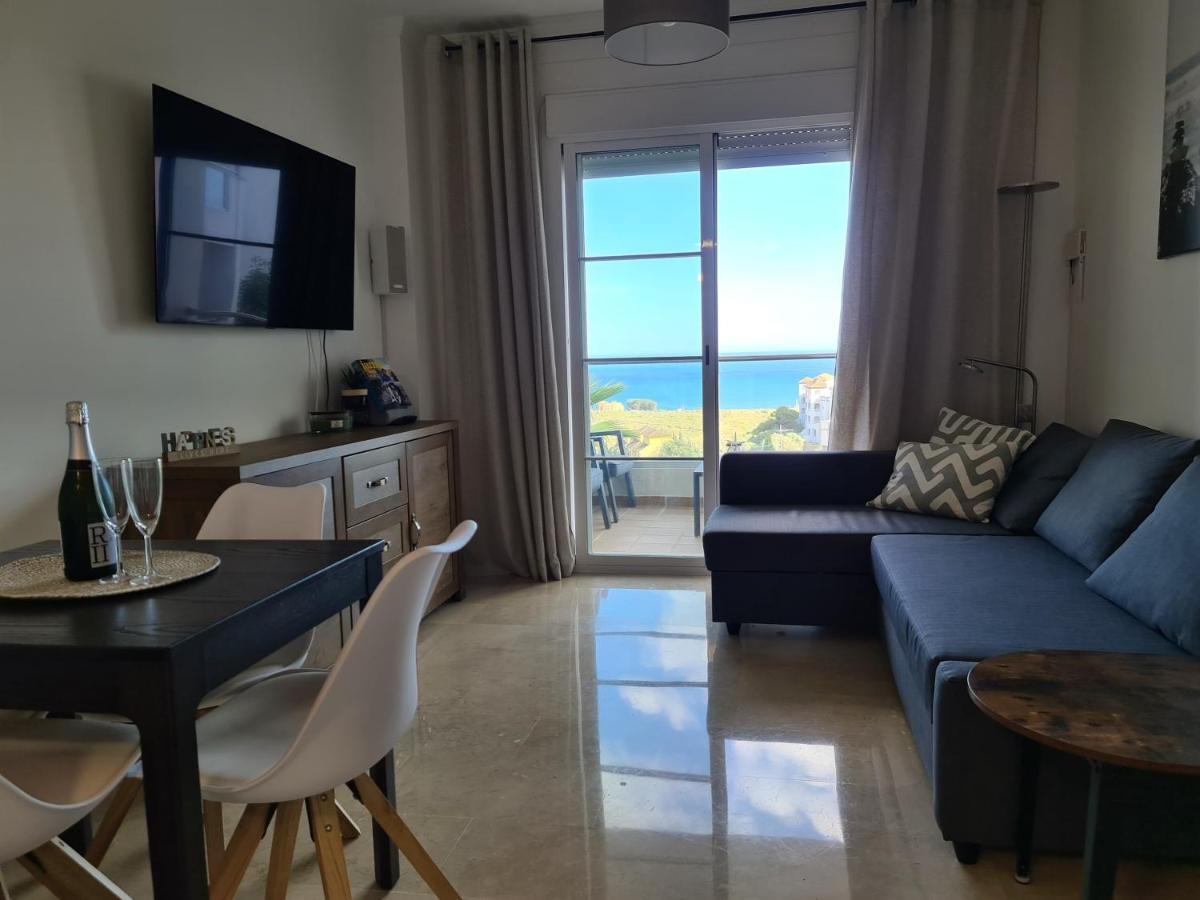 Apartment Seaside Serenity - Stylish With Spectacular Views Manilva